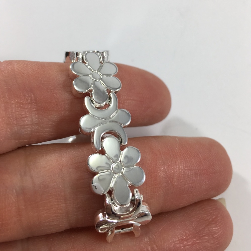 Silver Tone Flower Link Bracelet Foldover Clasp - Picture 2 of 7